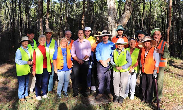 Pictured: Mayor Ryan Palmer with members of the Mambo Wanda Wetlands Reserves and Landcare Committee Mambo Wetlands
