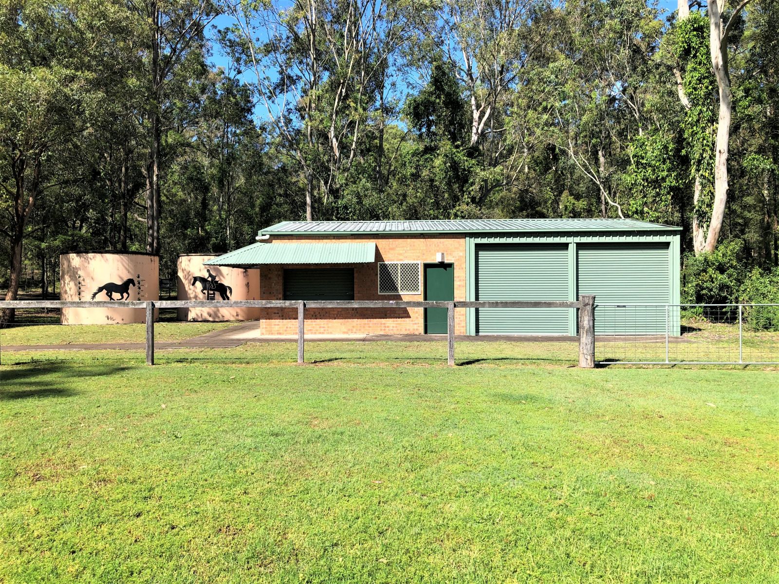 Green Wattle Creek Equestrian Centre banner image