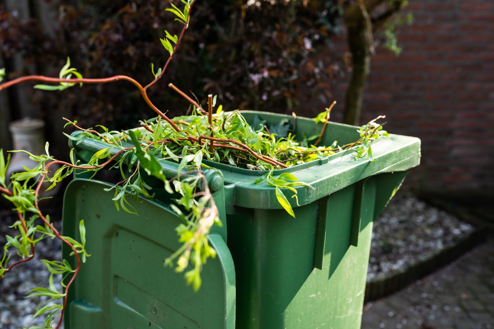 Delivering green bin collection service banner banner image